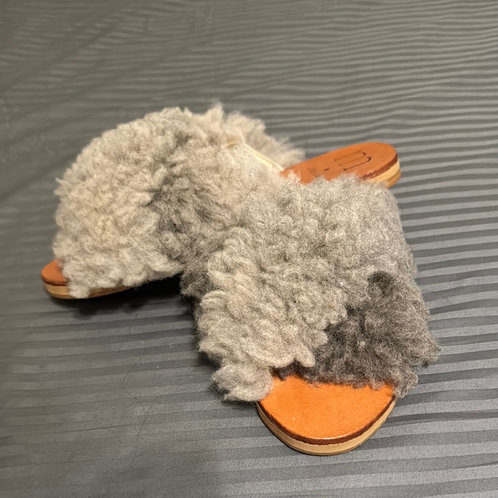 Women's Cozy Shearling Slide Sandals